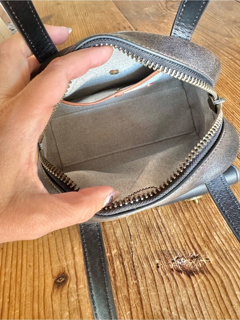 Coach The Twin Turnlock 20 Bag in Loved Leather *like new* - Picture 7 of 9